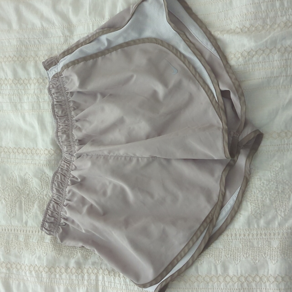 Nike running shorts size L